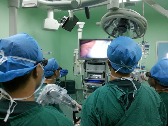 大医二院完成东北首例3D腹腔镜下胃癌